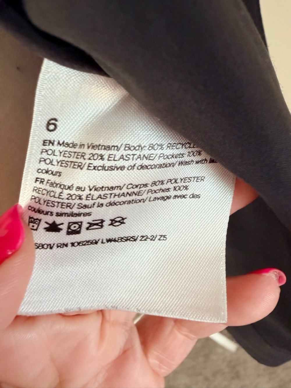 Lululemon stretchy Mist hooded Windbreaker Black water repellent size 6 women's - Picture 14 of 15